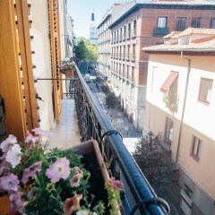 Отель Heima Homes Puerta Del Sol plaza Santa Ana Мадрид балкон