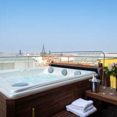 Апартаменты EMPIRENT Grand Central Apartments бассейн
