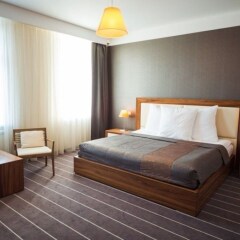 Гостиница Ost West Club комната для гостей фото 6
