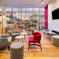 Отель Vienna House Easy Pilsen Чехия, Пльзень - 3 отзыва об отеле, цены и фото номеров - забронировать отель Vienna House Easy Pilsen онлайн гостиничный бар