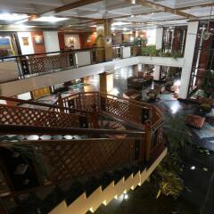 Отель Pokhara Grande Непал, Покхара - отзывы, цены и фото номеров - забронировать отель Pokhara Grande онлайн гостиничный бар