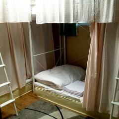 Отель Fukuoka Guest House Jikka Фукуока комната для гостей фото 4