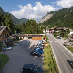 Hotel Garni Il Cirmolo Рокка Пьеторе парковка