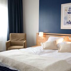 Best Western Plus Waterfront Hotel сейф в номере