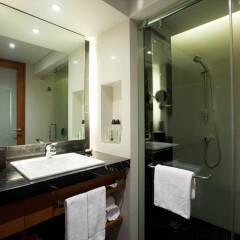 Отель Radisson Blu Hotel Cebu Филиппины, Лапу-Лапу - 1 отзыв об отеле, цены и фото номеров - забронировать отель Radisson Blu Hotel Cebu онлайн ванная