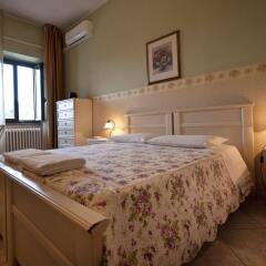 Hotel La Villa Фонди комната для гостей