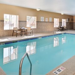 Отель Holiday Inn Express Bernalillo бассейн фото 3