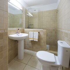 Отель Apartamentos Tramuntana ванная