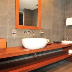 Отель Avala Resort & Villas Черногория, Будва - отзывы, цены и фото номеров - забронировать отель Avala Resort & Villas онлайн ванная