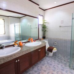 Отель Mansion Villas Jomtien Паттайя ванная