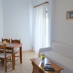 Отель Koukounari 2 Rooms Греция, Агистри - отзывы, цены и фото номеров - забронировать отель Koukounari 2 Rooms онлайн комната для гостей фото 5