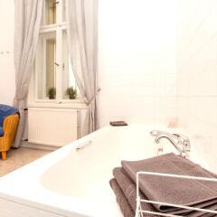 Апартаменты Apartment With 3 Bedrooms in Budapest, With Wonderful City View, Terra ванная