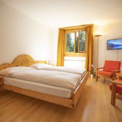 Отель Chesa Surlej Hotel Швейцария, Сильваплана - отзывы, цены и фото номеров - забронировать отель Chesa Surlej Hotel онлайн комната для гостей фото 2
