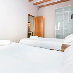 Отель AinB Las Ramblas-Guardia Apartments Испания, Барселона - 1 отзыв об отеле, цены и фото номеров - забронировать отель AinB Las Ramblas-Guardia Apartments онлайн комната для гостей фото 6