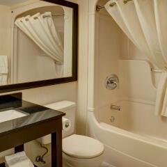 Отель Comfort Inn Ottawa West Kanata Канада, Оттава - отзывы, цены и фото номеров - забронировать отель Comfort Inn Ottawa West Kanata онлайн ванная