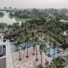 Chatrium Hotel Royal Lake Yangon балкон