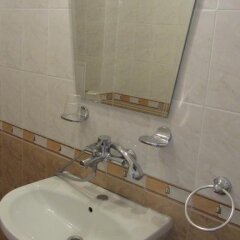 Отель Mavrova Guest House Болгария, Поморие - отзывы, цены и фото номеров - забронировать отель Mavrova Guest House онлайн ванная фото 2