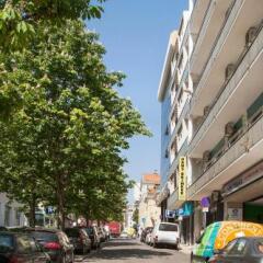 Hans Brinker Hostel Lisbon Лиссабон парковка