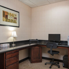 Отель Holiday Inn Express and Suites Lafayette East интерьер отеля