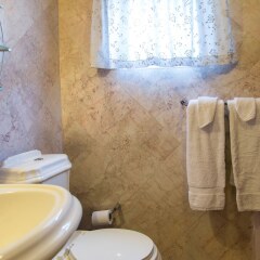 Отель Sky Lounge Beach Studio At Monego Bay Club Resort Ямайка, Монтего-Бей - отзывы, цены и фото номеров - забронировать отель Sky Lounge Beach Studio At Monego Bay Club Resort онлайн ванная фото 2