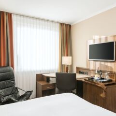 Отель NH Köln Altstadt Германия, Кёльн - 1 отзыв об отеле, цены и фото номеров - забронировать отель NH Köln Altstadt онлайн с домашними животными