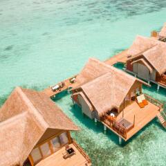 Отель Furaveri Island Resort & Spa бассейн