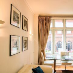 Апартаменты Suitely Trafalgar Square Luxury Apartment Лондон комната для гостей