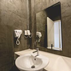 Post Factory Bed & Breakfast Sathorn Hostel - Adults Only Бангкок фото 4