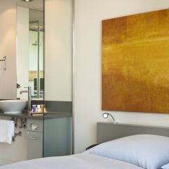 Отель INNSIDE by Meliá Frankfurt Niederrad сейф в номере