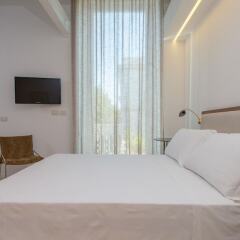 Отель Le Bifore Charming House Лечче сейф в номере