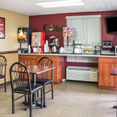 Отель Econo Lodge Columbus Колумбус гостиничный бар