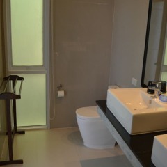 Апартаменты Coconut Bay Penthouse Apartment Ланта ванная