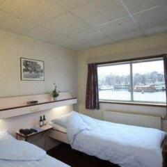 Отель Amstel Botel 3* Стандартный номер с различными типами кроватей фото 5