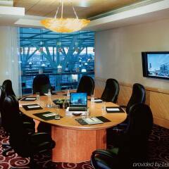 Отель Fairmont Vancouver Airport In-Terminal Hotel Канада, Ричмонд - 1 отзыв об отеле, цены и фото номеров - забронировать отель Fairmont Vancouver Airport In-Terminal Hotel онлайн помещение для мероприятий