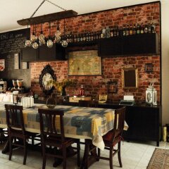 Отель Books Beds & Breakfast гостиничный бар