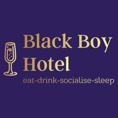 Lobby boy костюм. тони револори отель гранд будапешт. тони револори отель гранд будапешт. отель гранд будапешт костюмы. белбой в отеле.