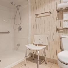 Отель Best Western Plus Travel Hotel Toronto Airport Канада, Торонто - отзывы, цены и фото номеров - забронировать отель Best Western Plus Travel Hotel Toronto Airport онлайн ванная фото 2