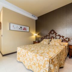 Отель Travel Habitat Atico Ciutat Vella комната для гостей фото 3