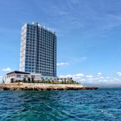 Arterra Hotel and Resort пляж
