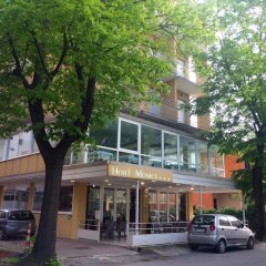 Hotel Monica парковка