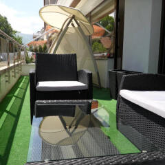 Отель Central & South Park Apartments Болгария, София - отзывы, цены и фото номеров - забронировать отель Central & South Park Apartments онлайн балкон