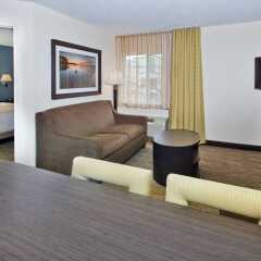 Отель Candlewood Suites Columbus Airport США, Гаханна - отзывы, цены и фото номеров - забронировать отель Candlewood Suites Columbus Airport онлайн комната для гостей фото 2