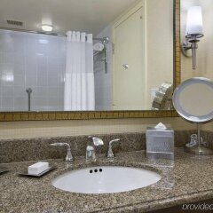 Отель Hilton Minneapolis- St. Paul Airport Блумингтон ванная фото 2