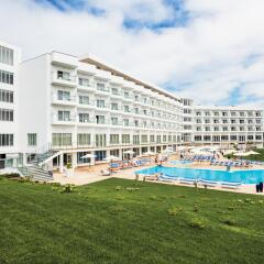 Отель MH Peniche