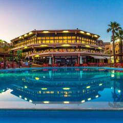 Отель Auramar Beach Resort фитнесс-зал