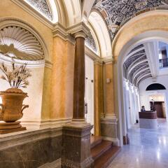 Hotel Moments Budapest интерьер отеля фото 2