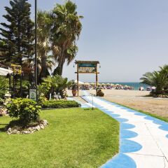 Отель Fénix Torremolinos - Adults Only Испания, Торремолинос - отзывы, цены и фото номеров - забронировать отель Fénix Torremolinos - Adults Only онлайн пляж фото 2