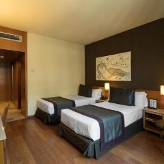 Отель Catalona Plaza Cataluña Испания, Барселона - 1 отзыв об отеле, цены и фото номеров - забронировать отель Catalona Plaza Cataluña онлайн сейф в номере