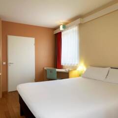 Отель Ibis Poznan Stare Miasto Польша, Познань - 1 отзыв об отеле, цены и фото номеров - забронировать отель Ibis Poznan Stare Miasto онлайн комната для гостей фото 3