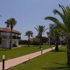 Отель Maistros Hotel Apartments Кипр, Протарас - отзывы, цены и фото номеров - забронировать отель Maistros Hotel Apartments онлайн спортивное сооружение